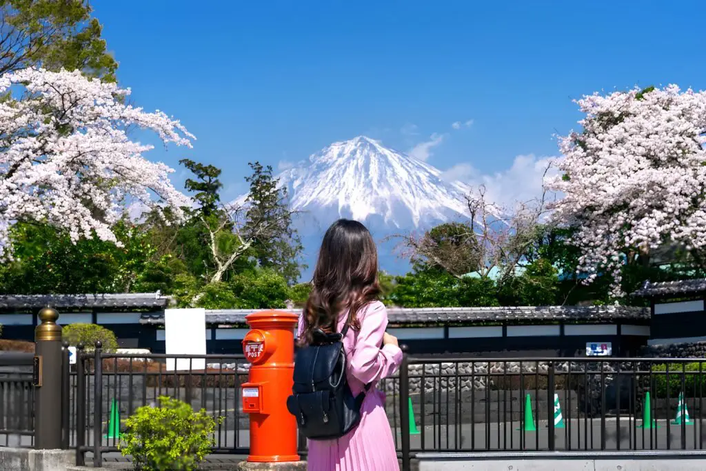 feature image | Solo travel in Japan: Exploring the Land of the Rising Sun