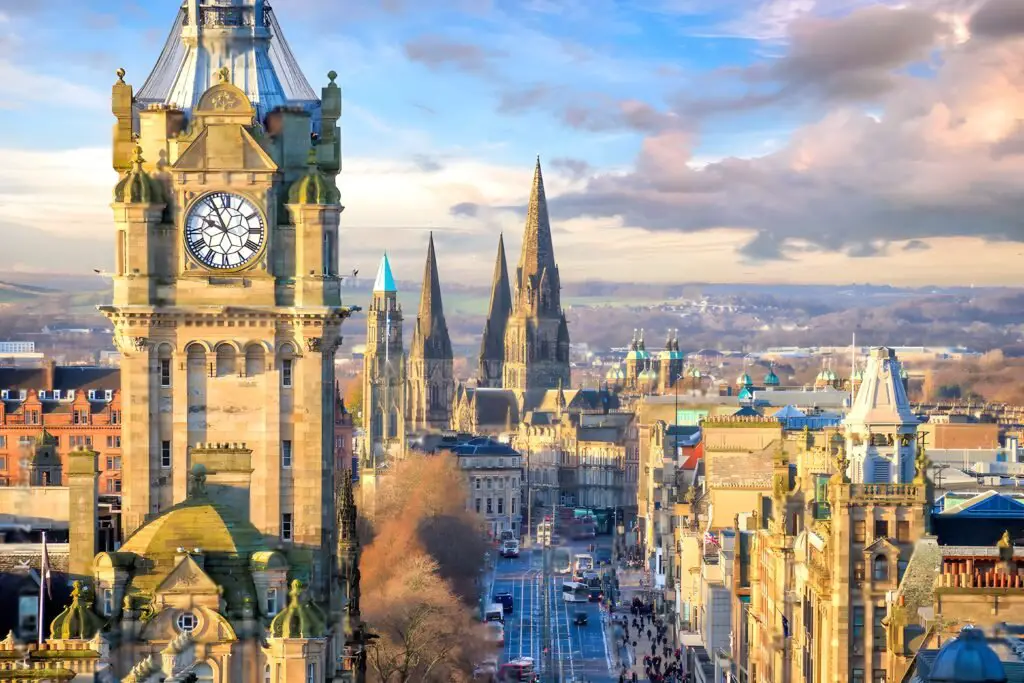 Edinburgh-Scotland | best destination for alone women