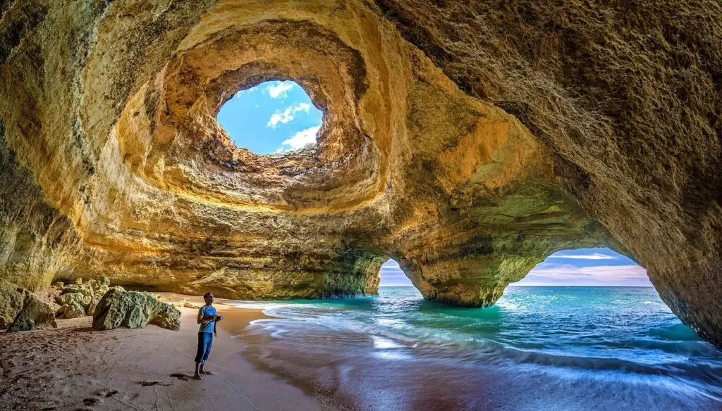 Attraction sites in Portugal | Algarve Benagil 